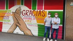 En la cafeter�a Novelty, de la avenida de Zamora, un mural sobre la persiana del local agradece el trabajo de quienes han estado en primera l�nea durante el covid-19