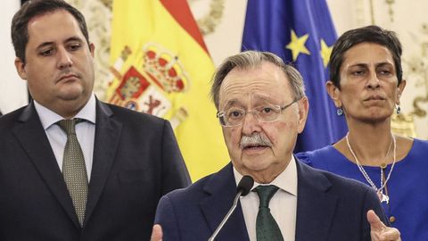 El presidente de la Ciudad Aut�noma de Ceuta, Juan Jes�s Vivas, en la comparecencia de este lunes.