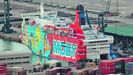 Imagen del �Moby Dada�, atracado en el puerto de Barcelona para alojar a los polic�as