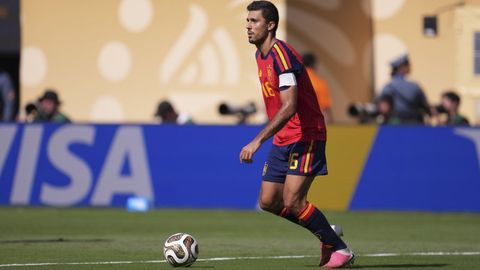 Rodri Hern�ndez, con el bal�n en los pies durante la final del Mundial contra Argentina