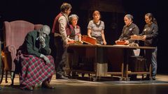 Ibuprofeno Teatro presenta  Casa O Rei  o 10 de setembro