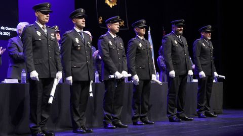 24 polic�as recibieron el reconocimiento a su esfuerzo y dedicaci�n