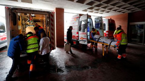 Los pacientes del hospital de Arriondas, son desalojados al haberse decretado alerta por inundaciones