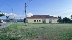 La residencia de A Pobra ser construida junto al centro de da, en esta parcela de la avenida de Outeiro