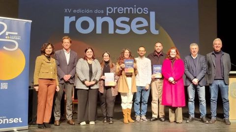 Foto de familia con los ganadores del premio de la Fundacin Ronsel.