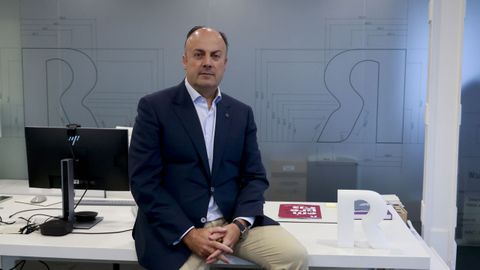 O directivo Alfredo Ramos, no seu despacho