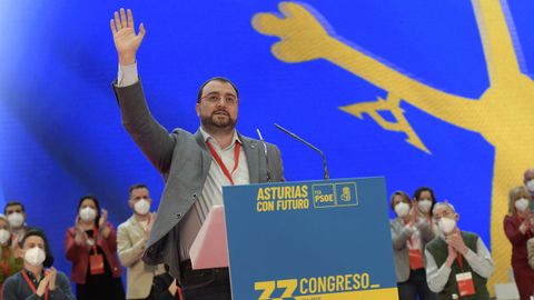  El secretario general de la FSA-PSOE y presidente del Principado, Adrin Barbn, durante la clausura del congreso de la FSA en Oviedo este domingo