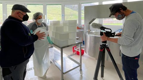 Euquipo de grabaci�n de RTL Z en Pico de Europa