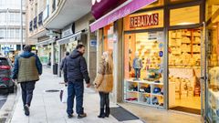 Imagen de una c�ntrica calle comercial de Cee