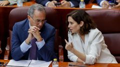 Enrique Ossorio con Isabel D�az Ayuso en la Asamblea de Madrid
