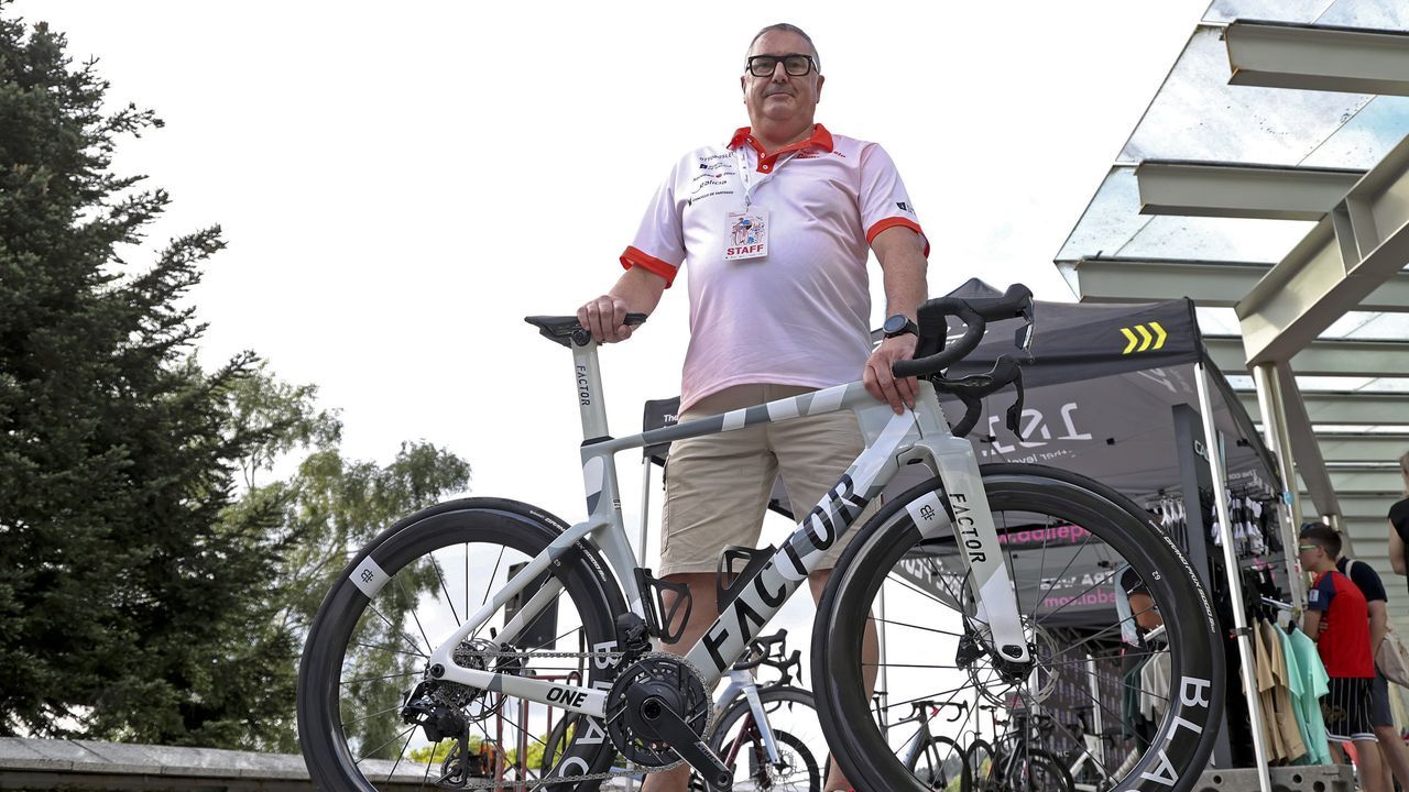 Carlos Jorge: «Traer a Santiago a Claudio Chiappucci o reunir a 1.600 ciclistas en la Eurovelo fue espectacular»