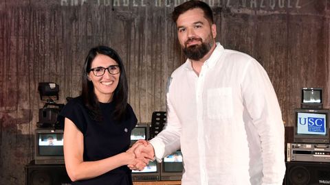 La rectora, Rosa Crujeiras, acompa�ando al nuevo decano