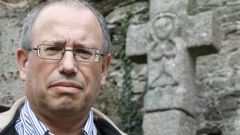 Fernando Arribas ten realizado numerosas investigaci�ns sobre os cruceiros e petos de �nimas