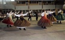 Los bailarines aguantaron con los trajes a m�s de 30 grados.