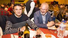Multitudinaria cena-baile de la SD Laxe en el pabell�n municipal