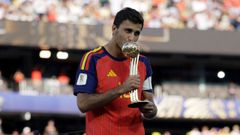 Rodri, con el trofeo de mejor jugador del Mundial 2026.