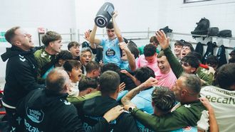 Los futbolistas del Celta Fortuna, pletricos en el vestuario tras remontar ante el Talavera.