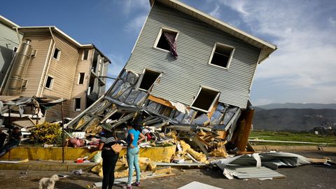 Edificios afectados por el doble terremoto en la regi�n de La Guaira