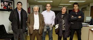 Ram�n P�rez Barrientos, Evaristo Lareo Vi�as, Antonio Devesa Bouzas, Julia Haz Barrientos y Suso Lista posaron antes de que se iniciara la mesa redonda.