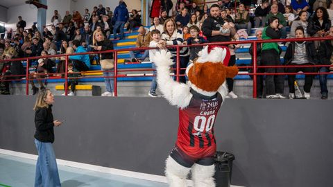 Xinzo vivi� un s�bado destinado a los ni�os y al baloncesto