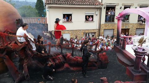 Una de las carrozas del desfile de Valdesoto.Una de las carrozas del desfile de Valdesoto