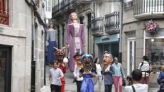 Xigantes e cabezudos en Allariz, que vive as festas de San Bieito