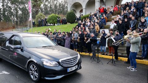Despedida del musico Carlos Barruso en el tanatorio de A Estrada