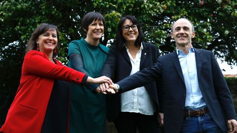 Ana Miranda y Ana Pontn (BNG), Josu Juaristi, de Bildu, y Diana Riba, de ERC, en Santiago, cuando se present la coalicin en el 2019.