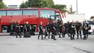 Personal de la UME con destino a Venezuela que parti� este viernes del Torrej�n, de donde despegar�n este s�bado los rescatistas gallegos
