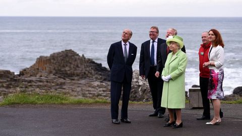 La reina Isabel II y el Duque de Edinburgo en su visita oficial a Irlanda del Norte en 2016.