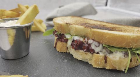 S�ndwich de pulpo, r�cula y queso fundido para ampliar el abanico de recetas con este producto