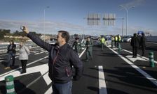 Uno de los vecinos que se acercaron a ver la inauguraci�n. 