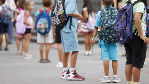 Nios en el inicio del curso escolar