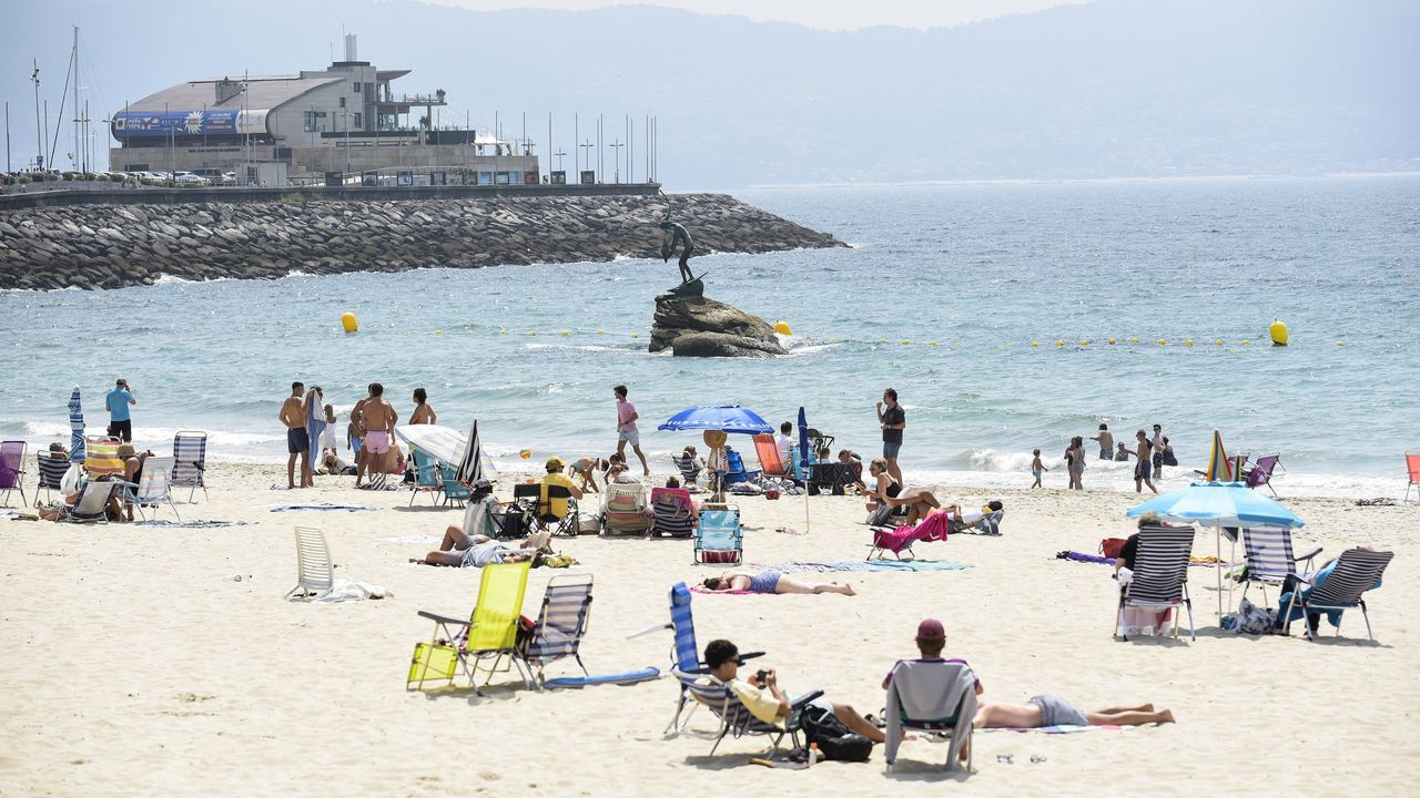 Galicia sufre con los fuegos, pero no arde entera