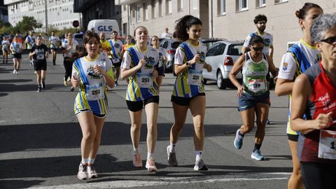 Una jornada de atletismo en A Valenz.Decenas de corredores participaron en la cita popular en el municipio de Barbads