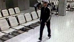 El preso fugado, en el aeropuerto de Bangkok