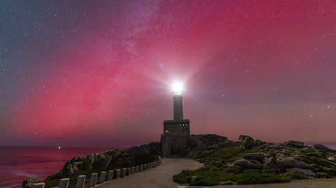 FAROS. Todos los faros aparecen catalogados. De Nariga se destaca el entoreno.