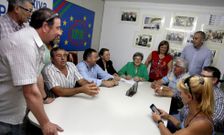Rosa Garc�a Pose (de verde) presidi� la reuni�n en la que IPR decidi� dar un paso al frente. 