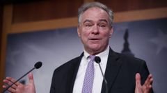 El senador dem�crata Tim Kaine fue el promotor de la iniciativa