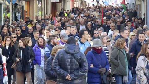 La manifestación congregó a miles de vecinos en las calles de Ferrol