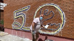 Un mural para conmemorar los 50 a�os del IES Martaguisela