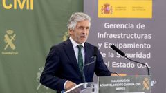 El ministro del Interior, Fernando Grande-Marlaska, durante la inauguraci�n del nuevo cuartel de la Guardia Civil de Mieres (Asturias)