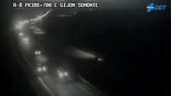 Tr�fico de primera hora de la ma�ana en las proximidades de la salida de la A-8 a Trema�es y Somonte