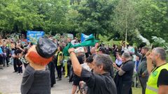 Manifestaci�n en San Finx en contra de la autorizaci�n de vertidos de la mina