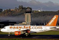 Imagen del �ltimo vuelo que oper� desde A Coru�a Easyjet, que desvi� un avi�n ayer a Alvedro.