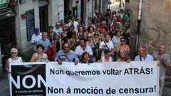 Manifestaci�n contra la moci�n de censura en Tui