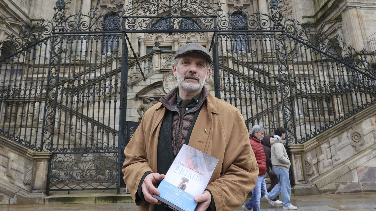 Los libros marcan la tarde compostelana: último debate del premio Novela Europea y firma de ejemplares con Francisco Narla