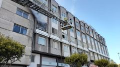 El incendio se declar� en el segundo piso del n�mero 31-33 de la avenida de la Paz, donde los bomberos desplegaron el veh�culo escalera