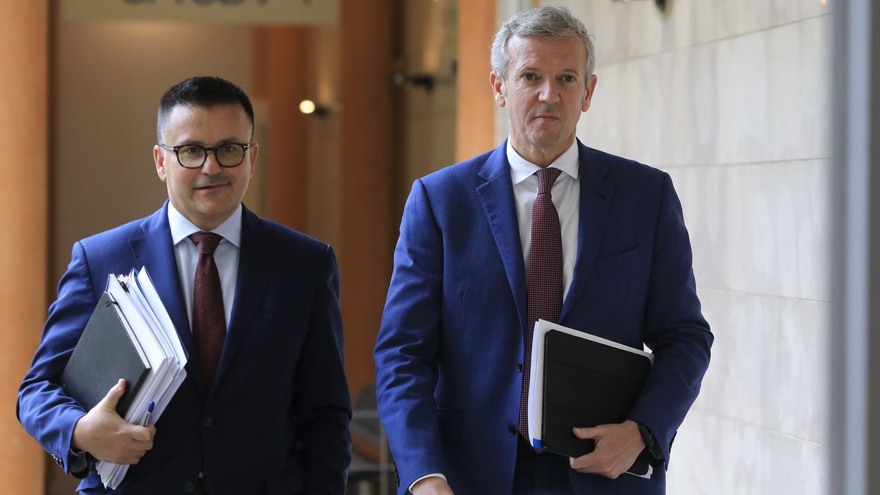 Rueda y el conselleiro de Emprego comparecerán en el Parlamento para dar cuenta del plan contra las bajas laborales fraudulentas