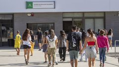 Imagen de archivo de alumnos entrando en su instituto en Andaluc�a